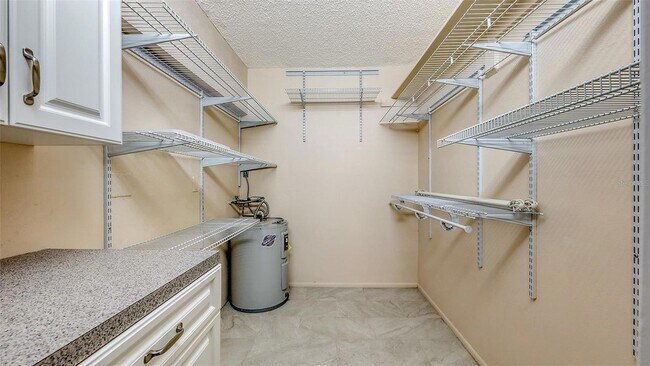 Building Photo - 2220 Stickney Point Rd