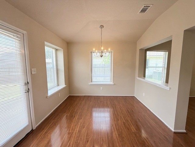 Building Photo - 914 Whitewing Ln