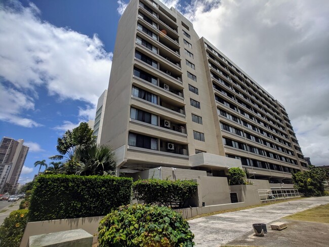 Building Photo - One Bed One Bath One Parking Makiki Close ...