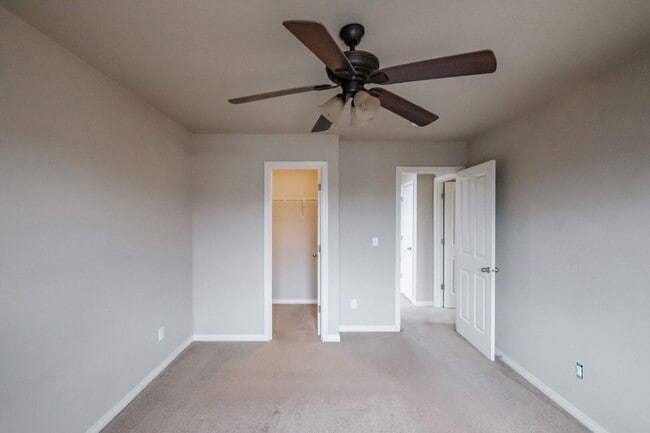 Building Photo - 4-Bedroom Home in NW Albany