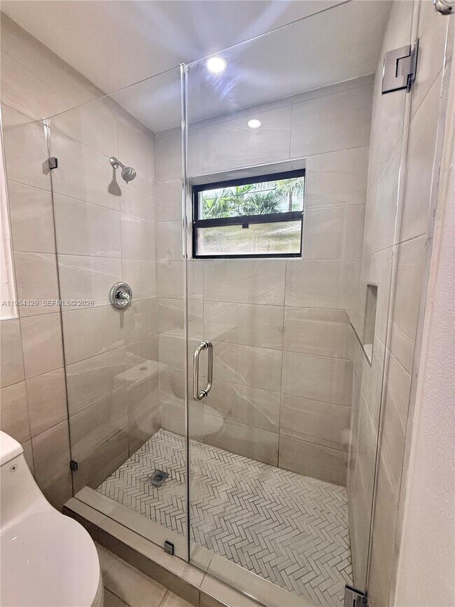 Building Photo - 3400 SW 17th St