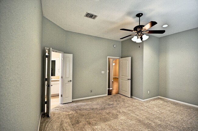 Building Photo - 1257 Nickel Creek