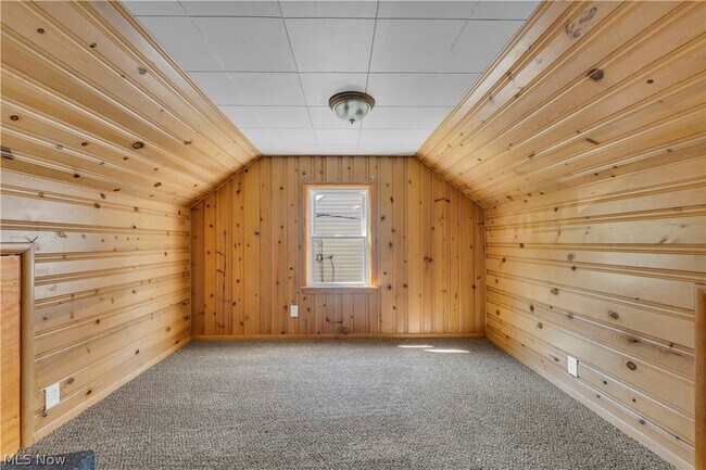 Building Photo - 15506 Westview Ave