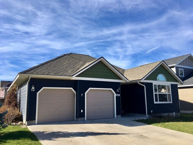 Building Photo - 959 Pin Ave