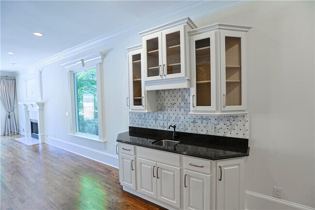 Building Photo - 1296 Lenox Park Blvd NE