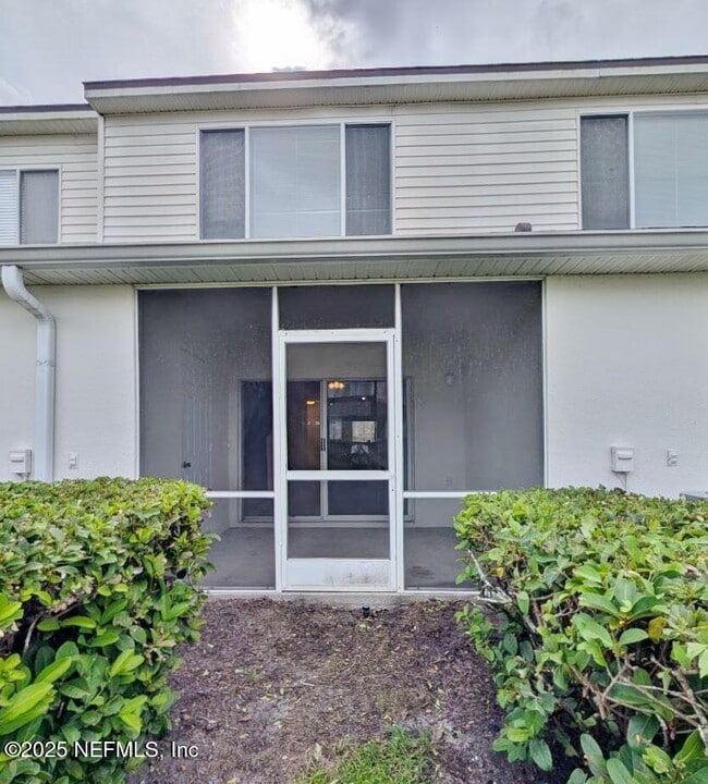 Building Photo - 12311 Kensington Lakes Dr