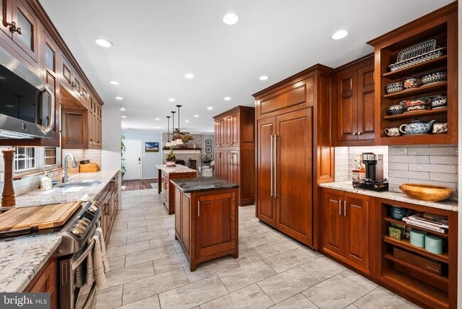 Building Photo - 7362 Clifton Rd