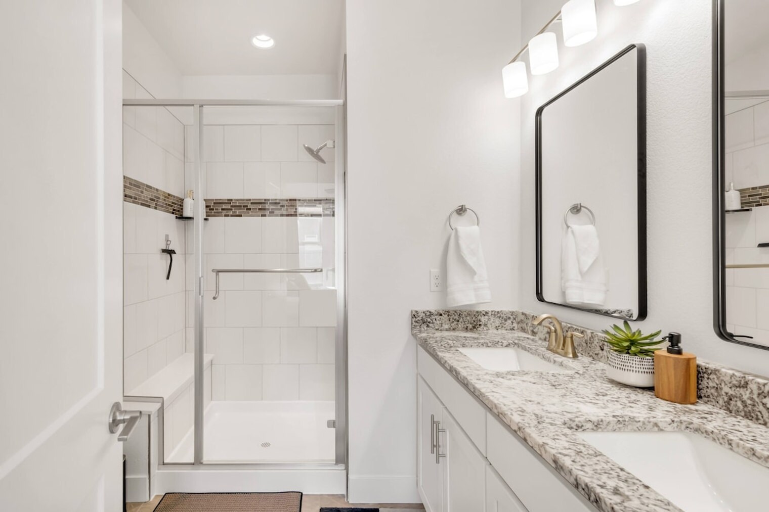 Building Photo - 1282 W 11th Ave