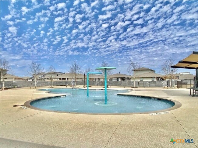 Building Photo - 100 Geminiflora Bend