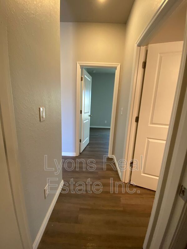 Building Photo - 2497 Cortland Ave