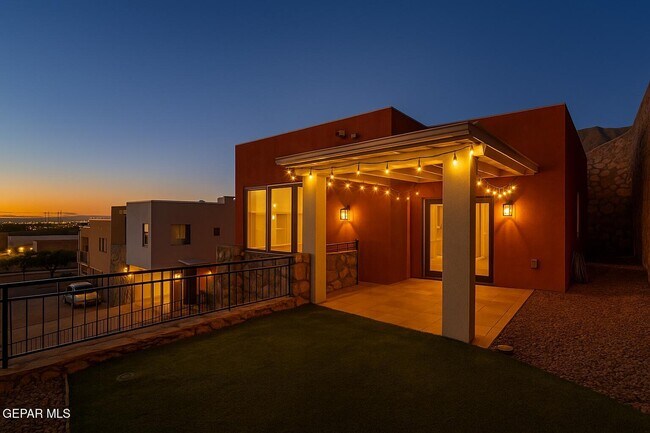 Building Photo - 4016 Camelot Heights Dr