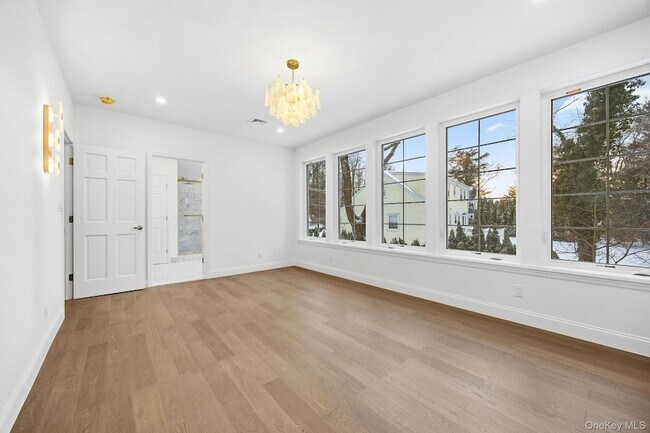 Building Photo - 2 Wynmor Rd