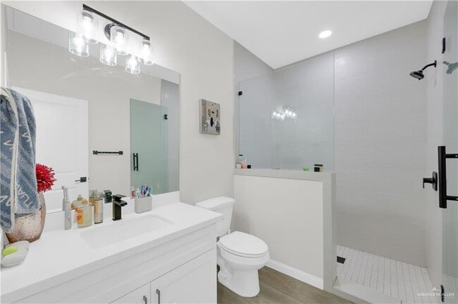 Building Photo - 23 Yarrow St