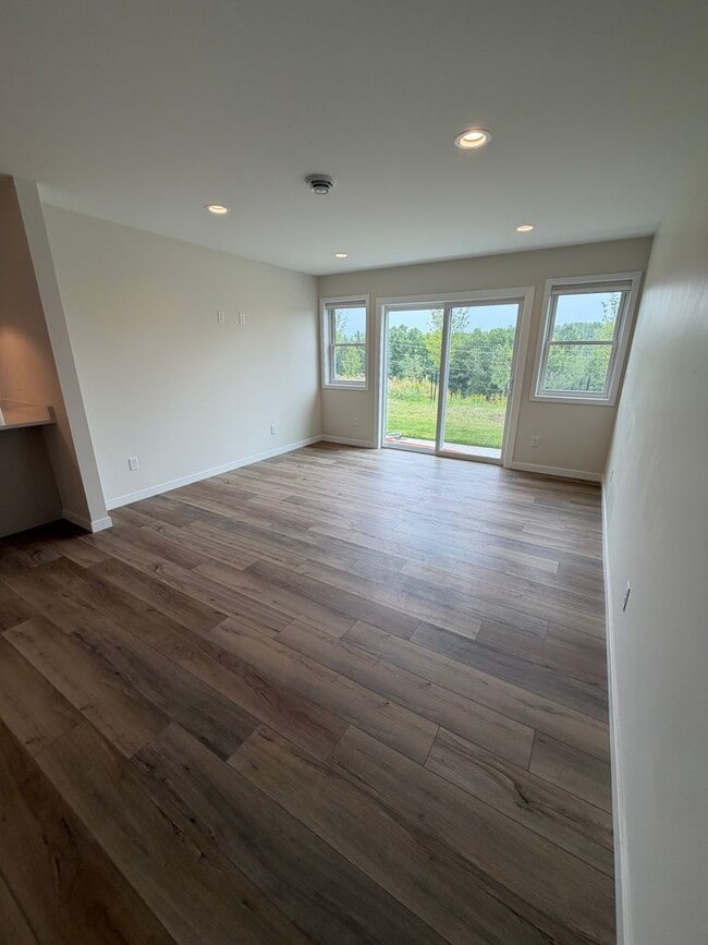 Building Photo - 2104 Cottage Hl Cir