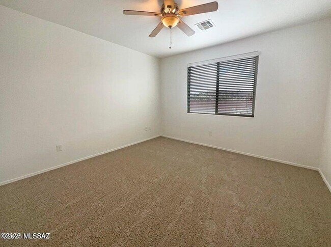 Building Photo - 58834 BRANDING IRON Ct