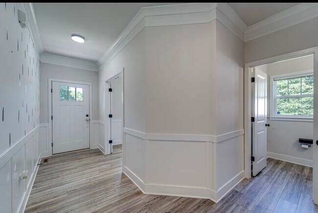 Building Photo - 7 Limox Ln