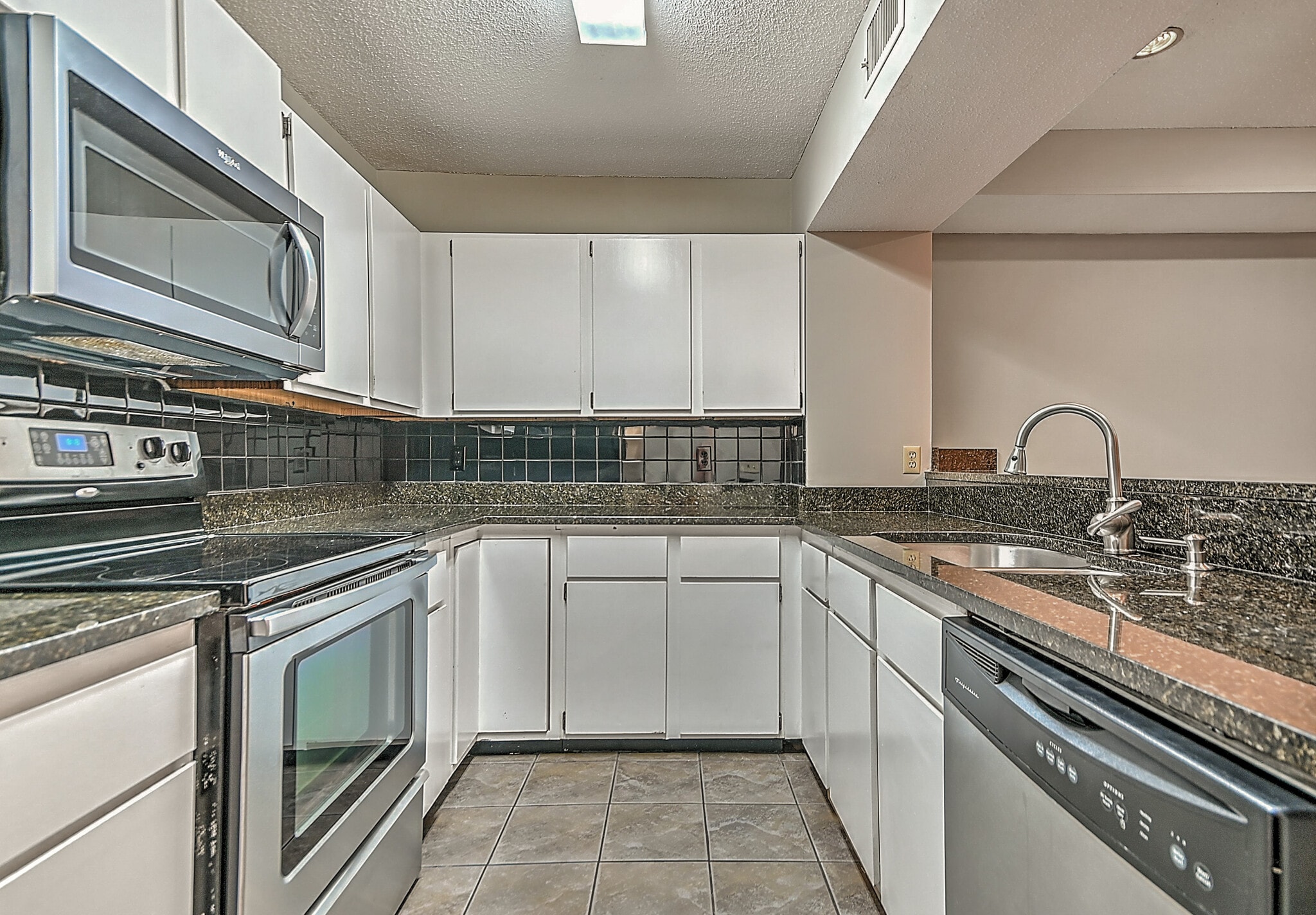 Building Photo - 109 Beechnut St