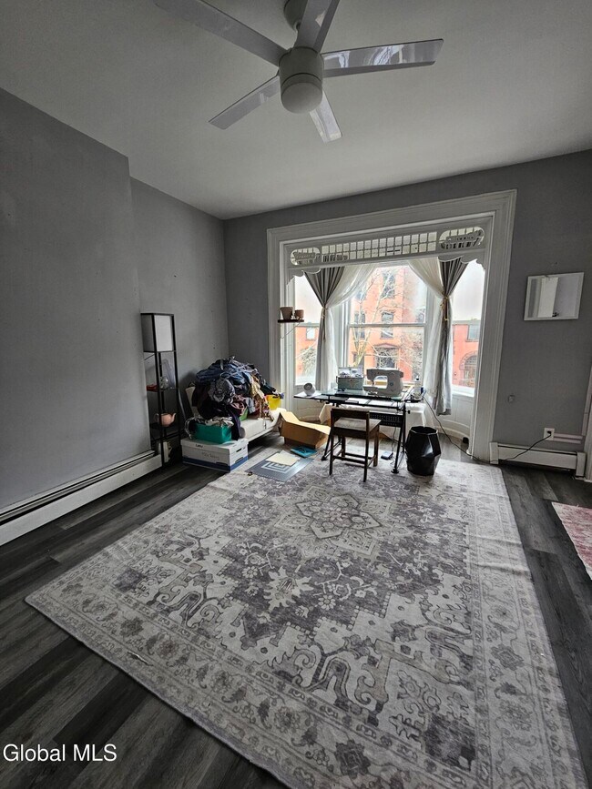 Building Photo - 15 Ten Broeck St