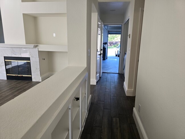 Building Photo - 6141 Starling Dr