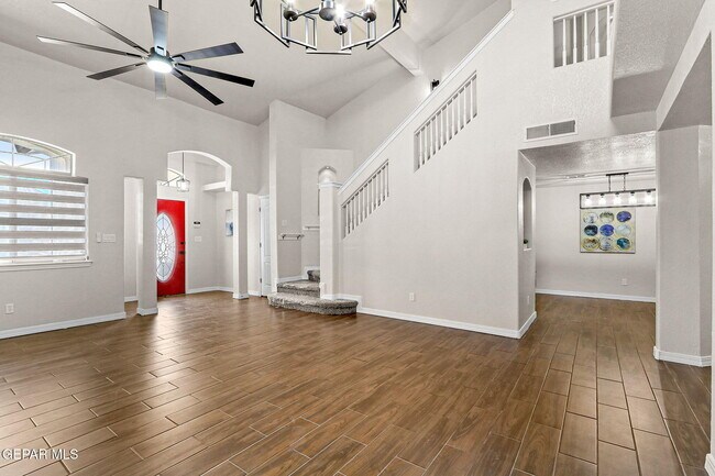 Building Photo - 3121 Tierra Paola Ln