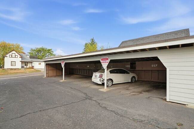 Building Photo - 547 E Fairview Ave