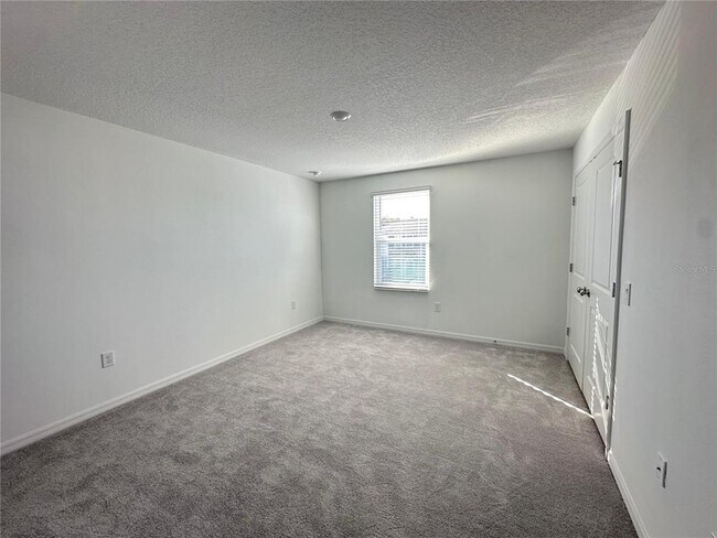 Building Photo - 3030 Skyline Lp