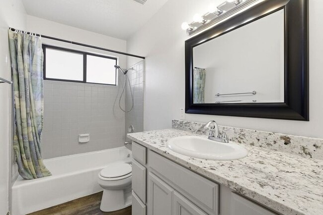 Building Photo - 161 W 950 S