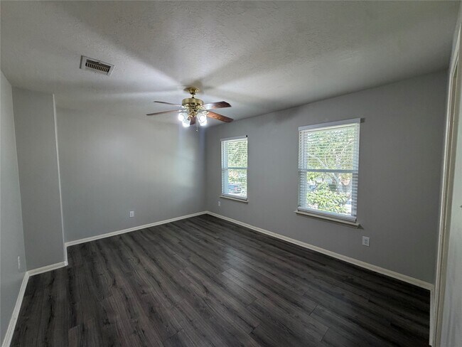 Building Photo - 4123 Knollwick Ct