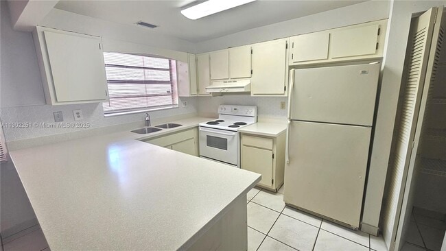 Building Photo - 13458 SW 62nd St