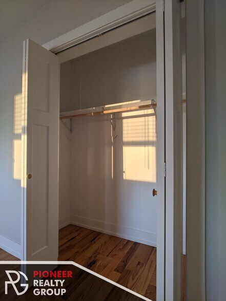 Building Photo - 537 W Arlington Pl