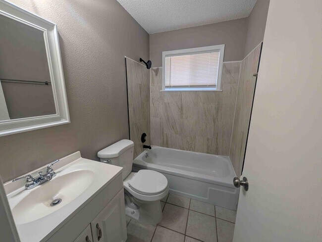 Building Photo - 2537 Clovermere Ct