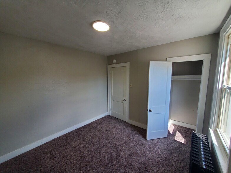 Building Photo - 552 Larimer Ave