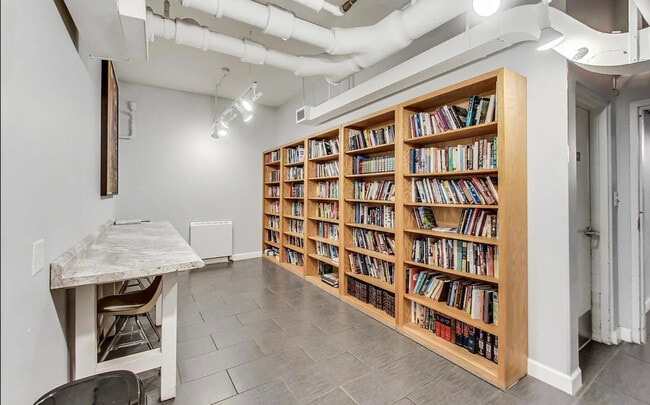 Building Photo - 1550 N Lake Shore Dr