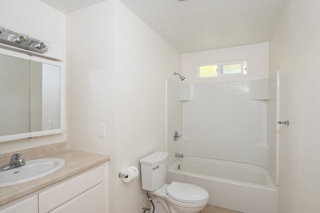 Building Photo - 3658 Lawnwood Ct