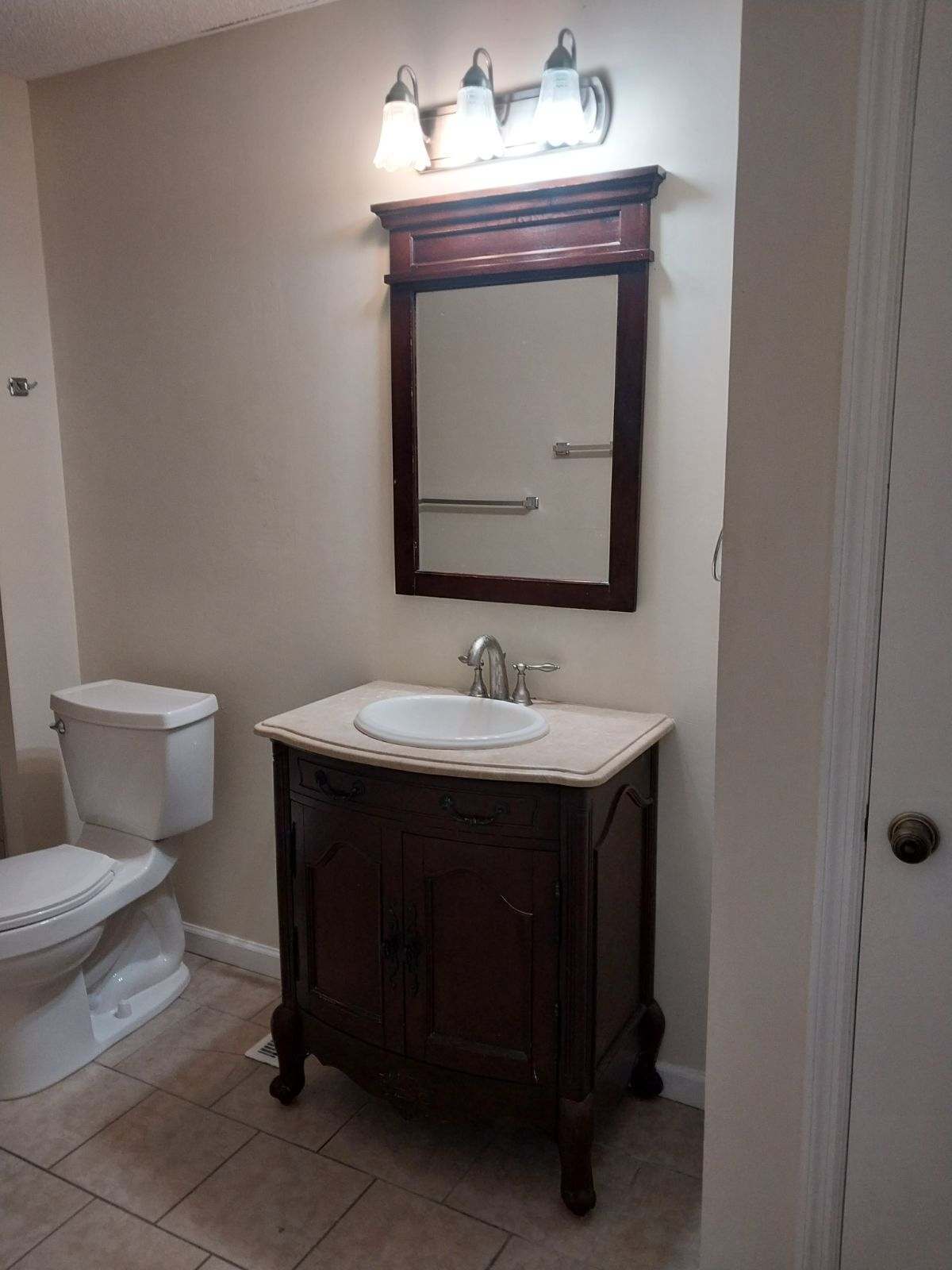 Building Photo - 106 Car Mol Dr