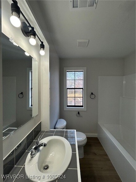 Building Photo - 117 S Main St