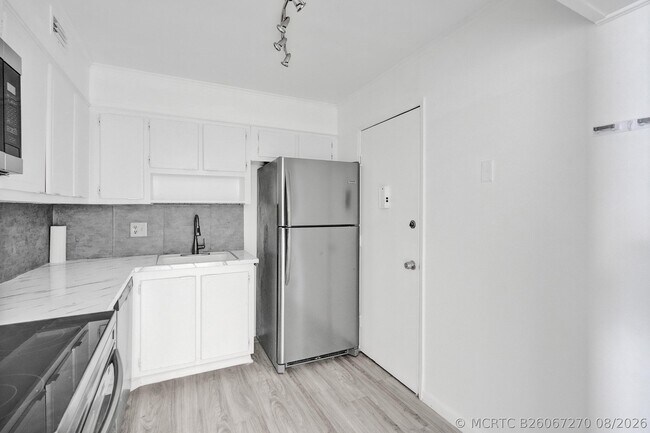 Building Photo - 2841 NE 163rd St