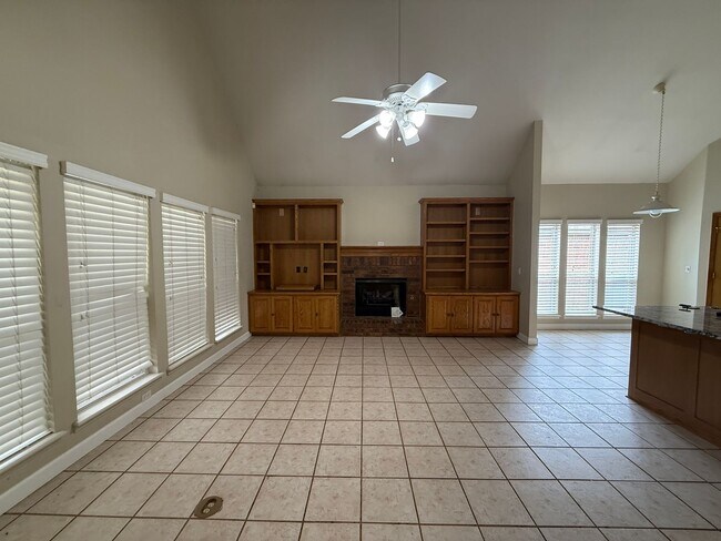 Building Photo - Right On The Green- 3 Bedroom Updated Home on Battle Creek