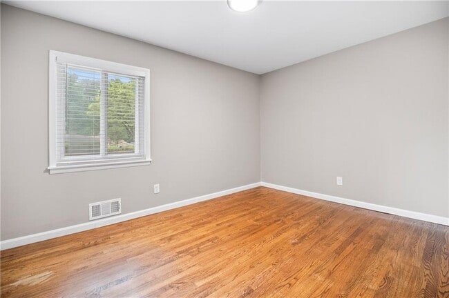 Building Photo - 2179 Beech Valley Dr
