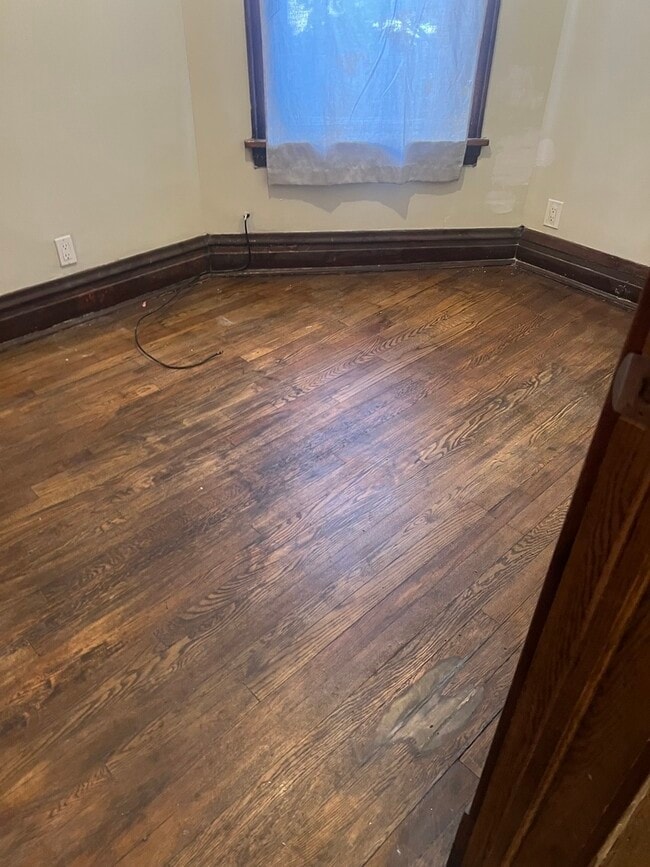 Building Photo - 6525 S Vernon Ave