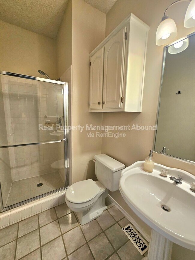 Building Photo - 4009 East 88th St S