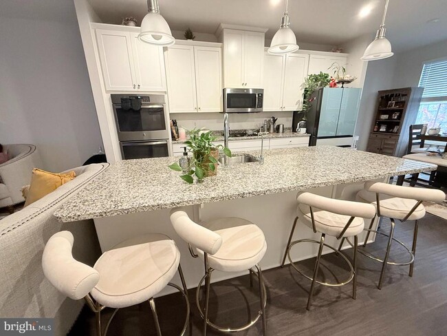 Building Photo - 22269 Sims Terrace