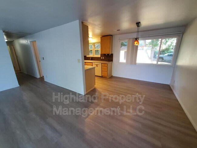 Building Photo - 1705 NE Wheatland Dr