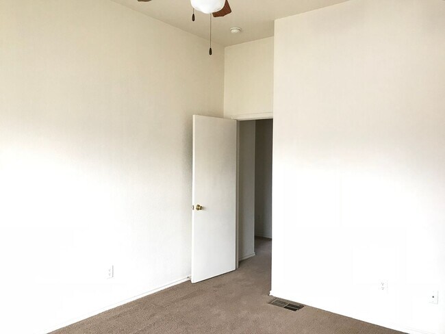 Building Photo - 1905 Monte Carlo Ln