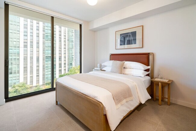 Building Photo - 11 NE 6th St