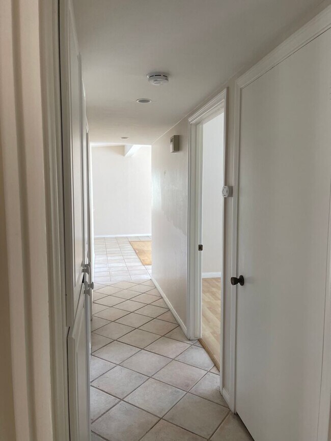 Building Photo - 3BR/2BA   By the beach.