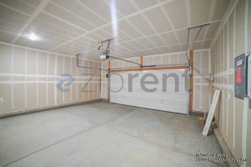 Building Photo - 12153 Coal Crk Wy