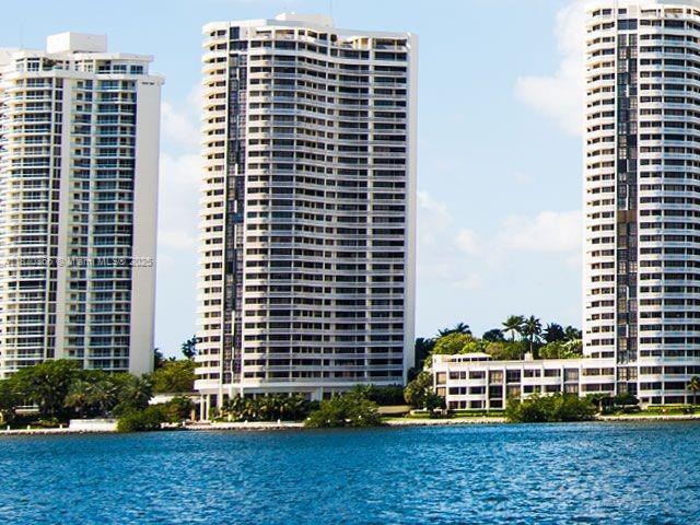 Primary Photo - 2800 Island Blvd