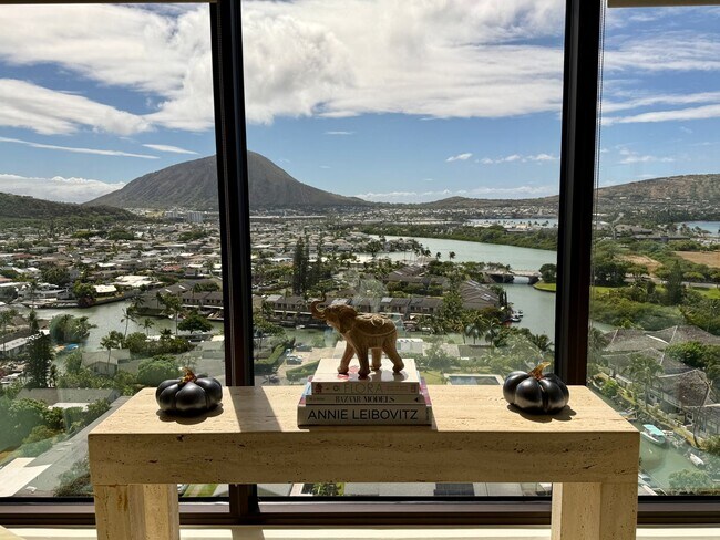 Building Photo - Fully Furnished Condo with the  Best Views and Amenities in Hawaii Kai