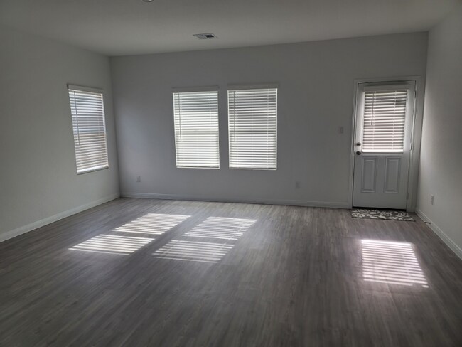 Building Photo - 221 Cordova Xing